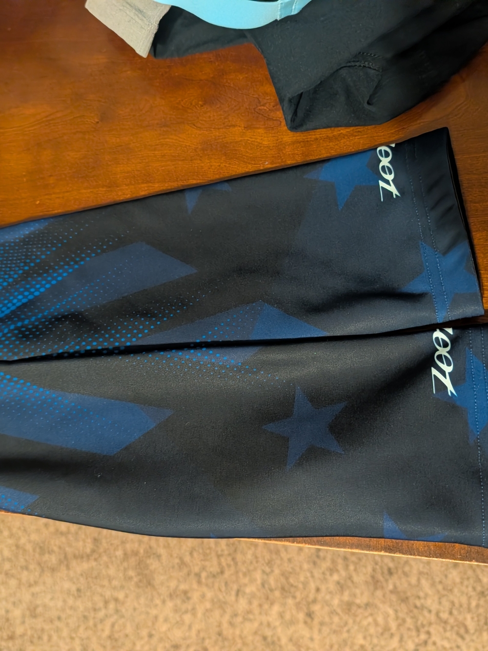Zoot Arm Warmer Sleeves in Black & Navy Stars